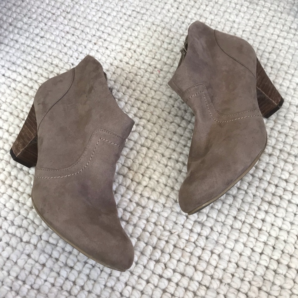 Francesca’s Brown Adrian western Ankle Bootie - Picture 3 of 8